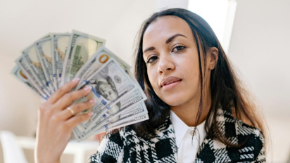 Rezeki Pelan Tapi Pasti! Berikut Ramalan Zodiak Cancer Besok, 18 April 2025