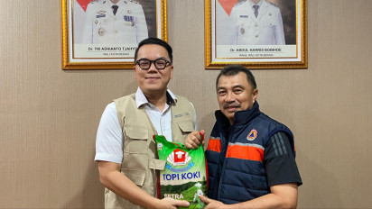 Beri Bantuan untuk Korban Banjir di Pondok Gede Permai Bekasi, Ini Harapan Randy Sugiarto