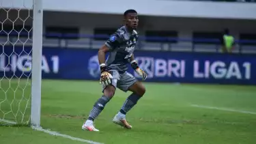 Bertemu Mantan Tim, Kiper Persib Teja Paku Alam Berasa Pulang Kampung