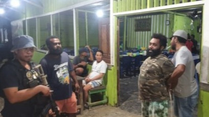 Jual Senjata dan Ratusan Amunisi ke KKB, Begini Detik-detik Eks Anggota TNI Dibekuk Satgas Cartenz