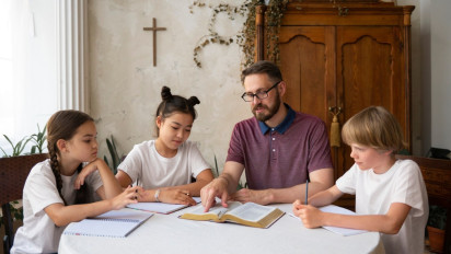 Renungan Harian dan Doa Pagi Kristen 9 Maret 2025: Melawan Overthinking