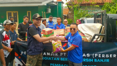Puluhan Ribu Warga Kayuringin Jaya Bekasi Jadi Korban Banjir, BUMD PT Migas Berikan Bantuan Sembako Hingga Kerja Bakti