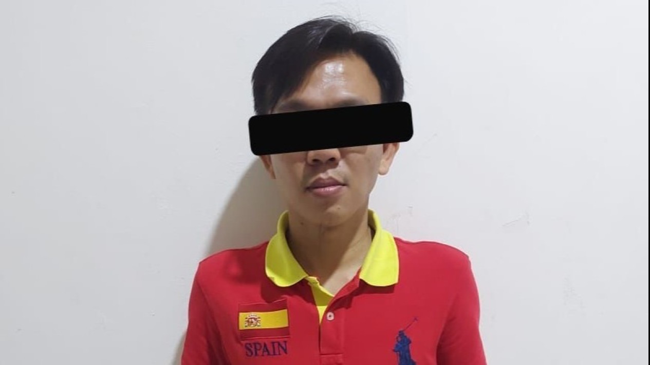 Polisi Tangkap Manajer Purchasing Buron Bawa Kabur Uang Rp362 Juta, Palsukan Pembelian 70 Unit AC
            - galeri foto