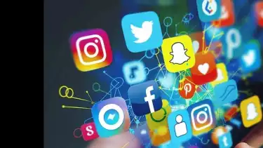 Teks Ceramah Tarawih Singkat 9 Maret 2025: Kebiasaan Bermain Media Sosial di Bulan Puasa Ramadhan, Wajib Diperhatikan!