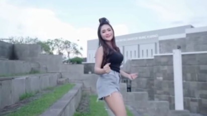 Viral Video Klip Iclik Cinta di Area Makam Bung Karno Blitar Bikin Netizen Geram, Akhirnya Penyanyi Minta Maaf!