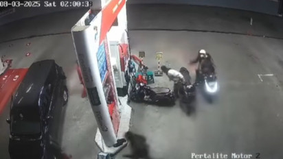 Penganiayaan di SPBU Kretek Terekam CCTV, Dua Pelajar Terlihat Dianiaya Empat Pemuda Tak Dikenal Menggunakan Sajam