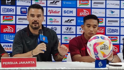 Carlos Pena Sebut Buruknya Lapangan Stadion Patriot Bekasi sebagai Penyebab Kartu Merah Maciej Gajos di Laga Persija Vs Arema 