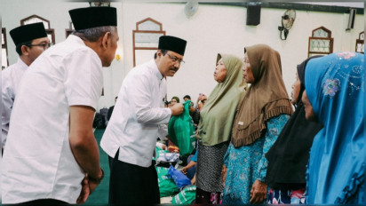 Safari Ramadan di Nganjuk, Mensos  Dorong Wong Cilik Naik Kelas dan Bagikan Ratusan Paket Sembako