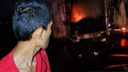 Petugas Gabungan Tangani Truk Terbakar di Tol Kanci-Pejagan Cirebon