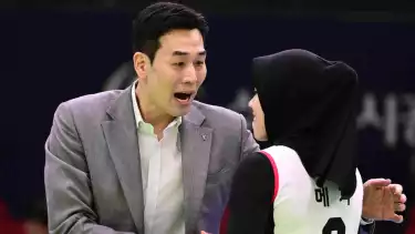 Megawati Hangestri dan pelatih Red Sparks Ko Hee-jin