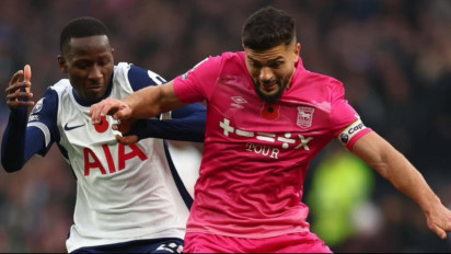 Kisah Mantan Kapten Elkan Baggott, Kental dengan Islam sampai Tolak Keras Pakai Ban Pelangi di Liga Inggris