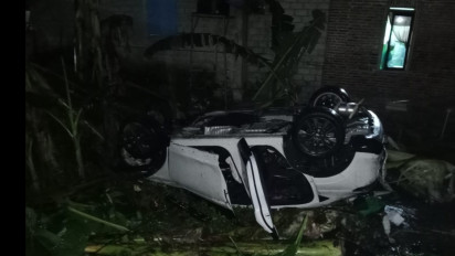 Kecelakaan Maut di Blitar, Kereta Api Singasari Hantam Minibus Satu Orang Tewas