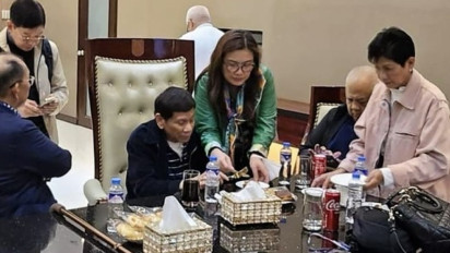 Detik-detik Mantan Presiden Filipina Rodrigo Duterte Ditangkap di Bandara