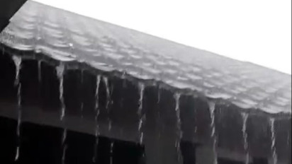 BMKG Yogyakarta Beberkan Penyebab Hujan Es Mengguyur Sejumlah Wilayah di DIY Sore Ini