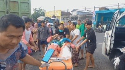 Ibu dan Anak Tewas Tertabrak Truk Tronton di Jalur Jombang-Surabaya