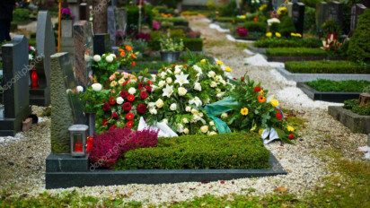 Banyak Orang Ziarah Kubur saat Masuk Bulan Ramadhan dan Lebaran, Bagaimana Hukum dalam Islam?