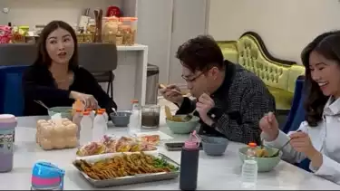 Momen dr Richard Lee dan istri buka puasa bersama Sarwendah