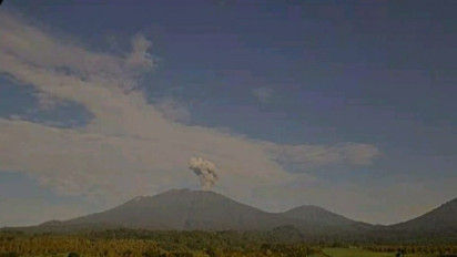 Gunung Raung Erupsi, Kolom Abu Mencapai 1.500 Meter, Status Waspada Ditetapkan
