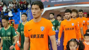 John Hou Saeter diizinkan main untuk Timnas China