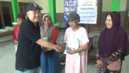 Berkah Ramadhan, PT BJB Bagikan 4,5 Ton Beras Door to Door untuk Warga Tiga Kelurahan di Probolinggo