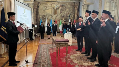 Patrick Kluivert Full Senyum, Erick Thohir Konfirmasi FIFA Sahkan Naturalisasi Trio Pemain Timnas Indonesia