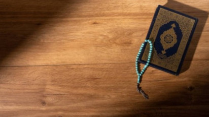 Rahasia Besar di Balik Surah Al Kahfi, Ustaz Khalid Basalamah Beberkan Keutamaan dan Manfaatnya di Hari Jumat