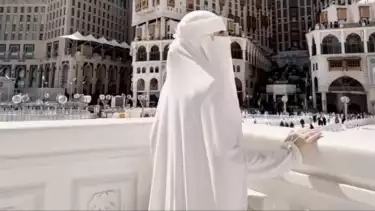 Artis yang Dulu Tampil Terbuka, Kini Tertutup Usai Putuskan Mualaf, Mantap Ibadah Umrah Celine Evangelista Ingin Damai bersama Islam