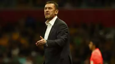 Tony Popovic beri sorotan tajam untuk rumput Sydney Stadium jelang hadapi Timnas Indonesia