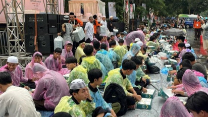 Buka Puasa Bersama di Solo Pecahkan Rekor MURI, Bukber Sepanjang 2,8 Km