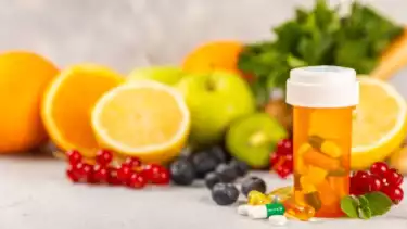 Ilustasi Vitamin dan Suplemen kesehatan saat puasa Ramadhan