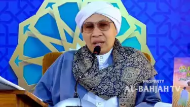 Prof. KH. Yahya Zainul Ma arif atau Buya Yahya