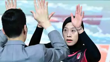 Megawati Hangestri dan pelatih Red Sparks Ko Hee-jin