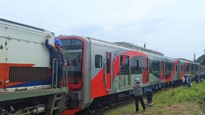 Penampakan KRL Jabodetabek Buatan INKA Dibawa ke Solo untuk Uji Coba
