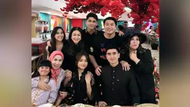 Fuji buka bersama dengan keluarga Verrell Bramasta