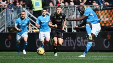 Jay Idzes Buat Lukaku Mati Kutu