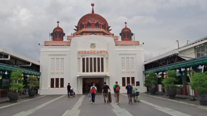 Sambut Lebaran, Ornamen Kubah Masjid Raksasa Hiasi Stasiun Tugu Yogyakarta