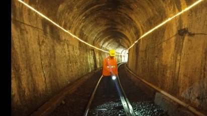 Terowongan Kereta Api di Jember, Kiprah Penjaga Rel yang Tak Terlihat