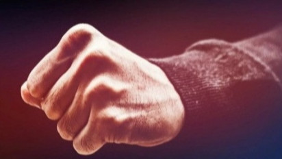 Viral Anggota TNI Pukuli Ojol di Pontianak, DPR Beri Kritikan Pedas, Minta Sanksi Tegas Harus Diberikan