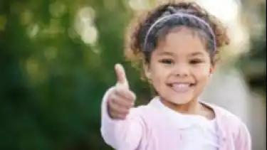 Bunda dan Ayah Jangan Cemas Anak Bermain Hujan-hujanan di Bulan Ramadhan, Berikut Tips agar Tetap Sehat