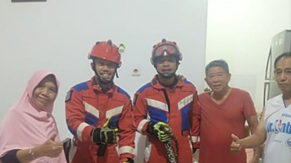 Ngeri, Warga Kaget Temukan Ular Dalam Kloset Rumah di Jakbar, Ternyata Ukurannya...