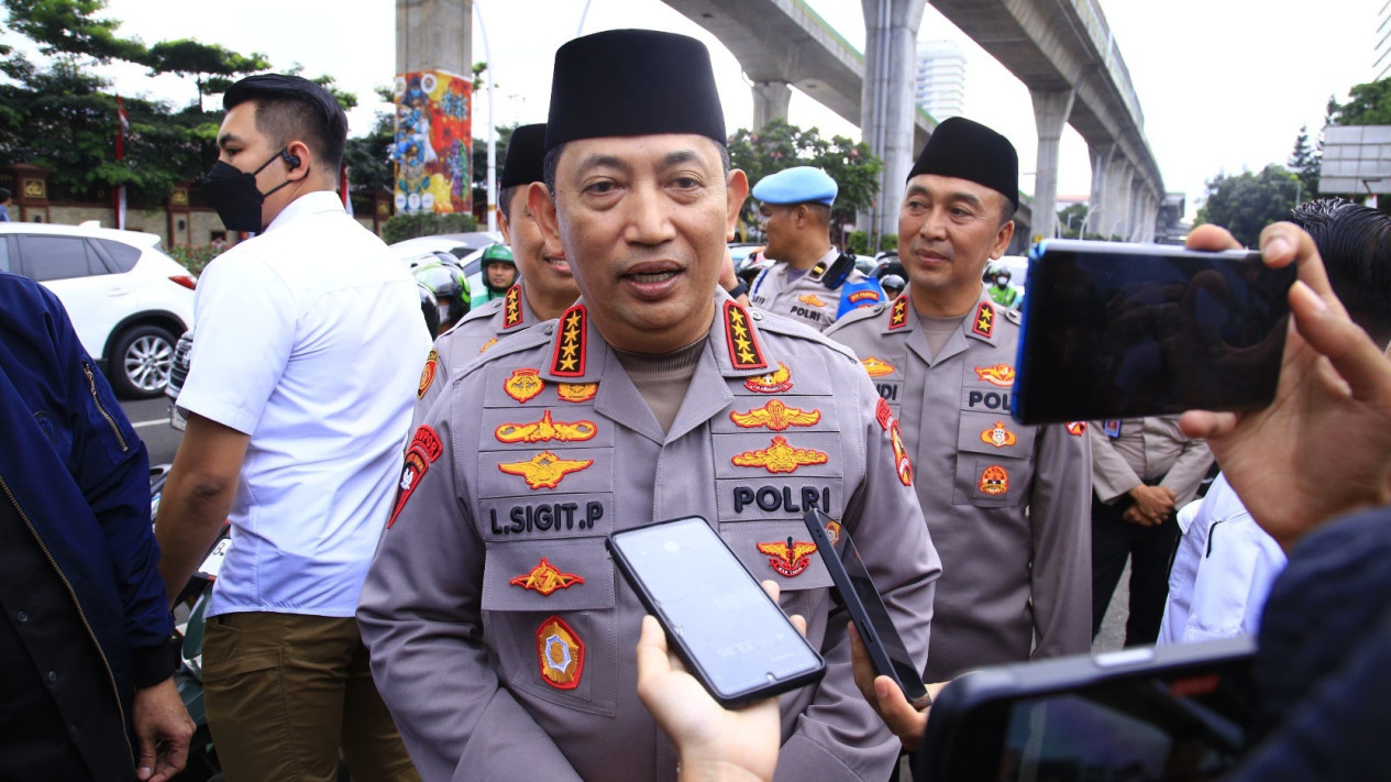 Antisipasi Tindak Kriminal, Kapolri Minta Masyarakat Info ke Polisi Ketika Akan Berangkat Mudik
            - galeri foto