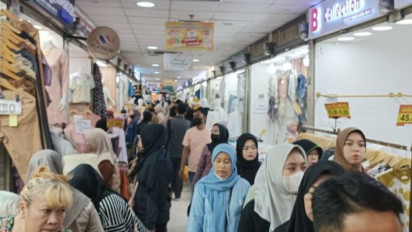 Pasar Tanah Abang Padat Merayap: Ini yang Ditunggu Pedagang