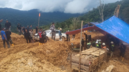 Diduga Serobot Lahan, Warga Hentikan Paksa Aktifitas Perusahan Tambang Emas