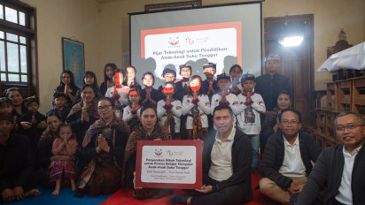 NeutraDC Serahkan Bantuan Sarana Belajar Digital untuk Anak-anak Suku Tengger Bromo