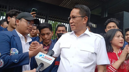 Menkum Supratman Berdialog dengan Mahasiswa Trisakti tentang RUU TNI