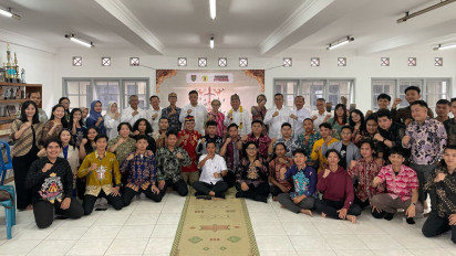 Gubernur Kalteng Sambangi Mahasiswa di Yogyakarta, Serahkan Bantuan Rp 200 Juta