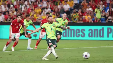 Timnas Indonesia tertinggal tiga gol atas Australia di babak pertama