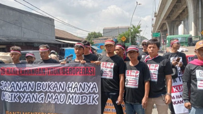 Protes Libur Lebaran, Pengusaha  Truk Turun ke Jalan