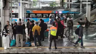 KAI Catat Okupansi Kereta Jarak Jauh Dari Stasiun Gambir dan Pasar Senen Melebihi 100 Persen Pada Periode Lebaran 2025