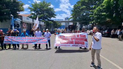 Tolak Pembatasan Operasi 16 Hari, Gabungan Sopir-Pengusaha Truk di Banyuwangi Ancam Blokade Jalan